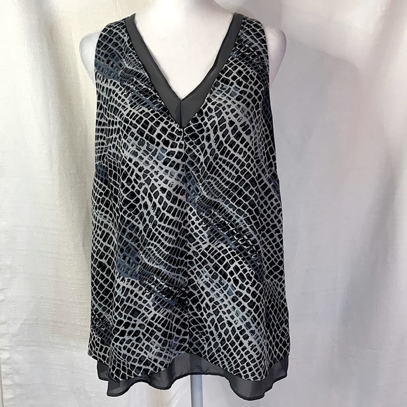 Banana Republic Factory Snakeskin V Neck Sleeveless Top - Picture 2 of 12